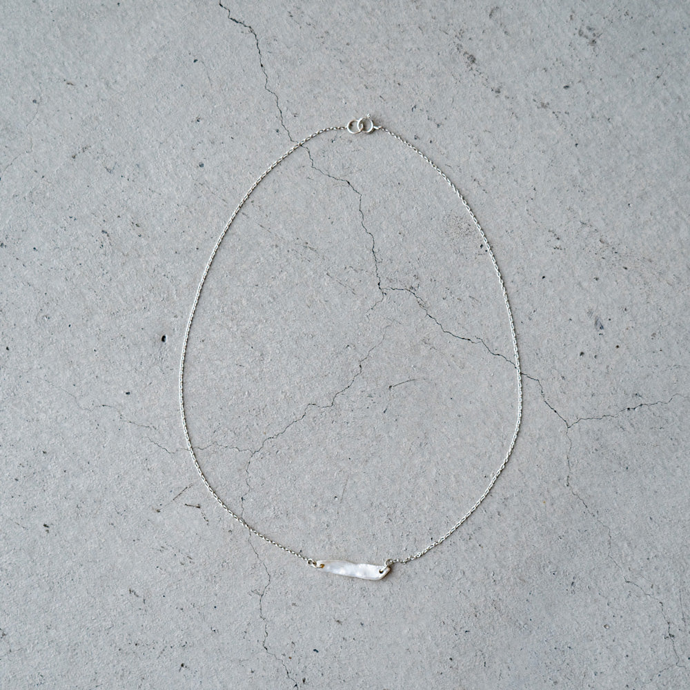Melanie Decourcey Silver necklace with Long style pearl