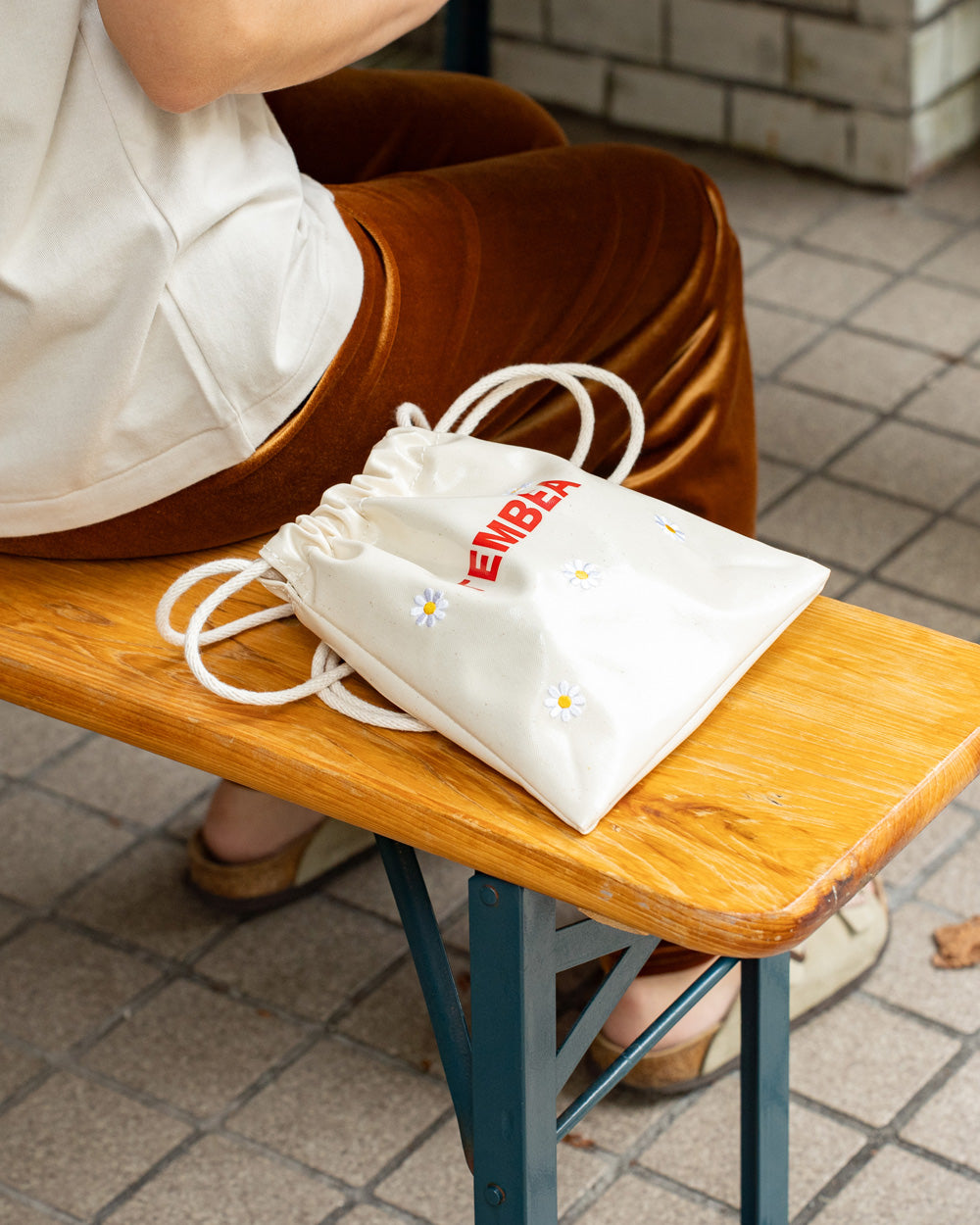 TEMBEA×Friday POCHETTE "Flower Embroidery" NATURAL