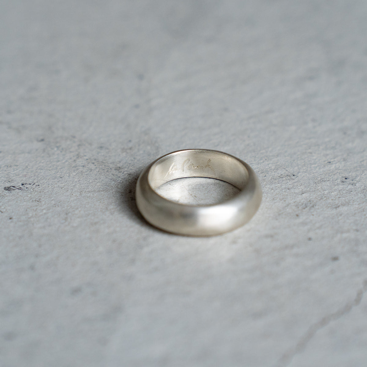 Melanie Decourcey Thick freestyle silver ring