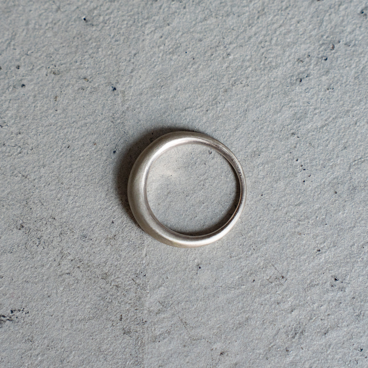 Melanie Decourcey Tapered simple silver ring