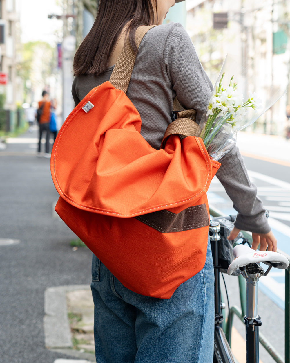 BLUE LUG × Friday The messenger bag "Orange"