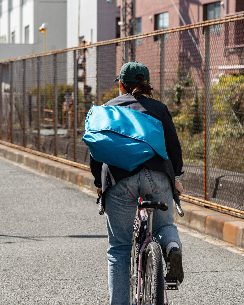 BLUELUG × Friday  The messenger bag "Blue"