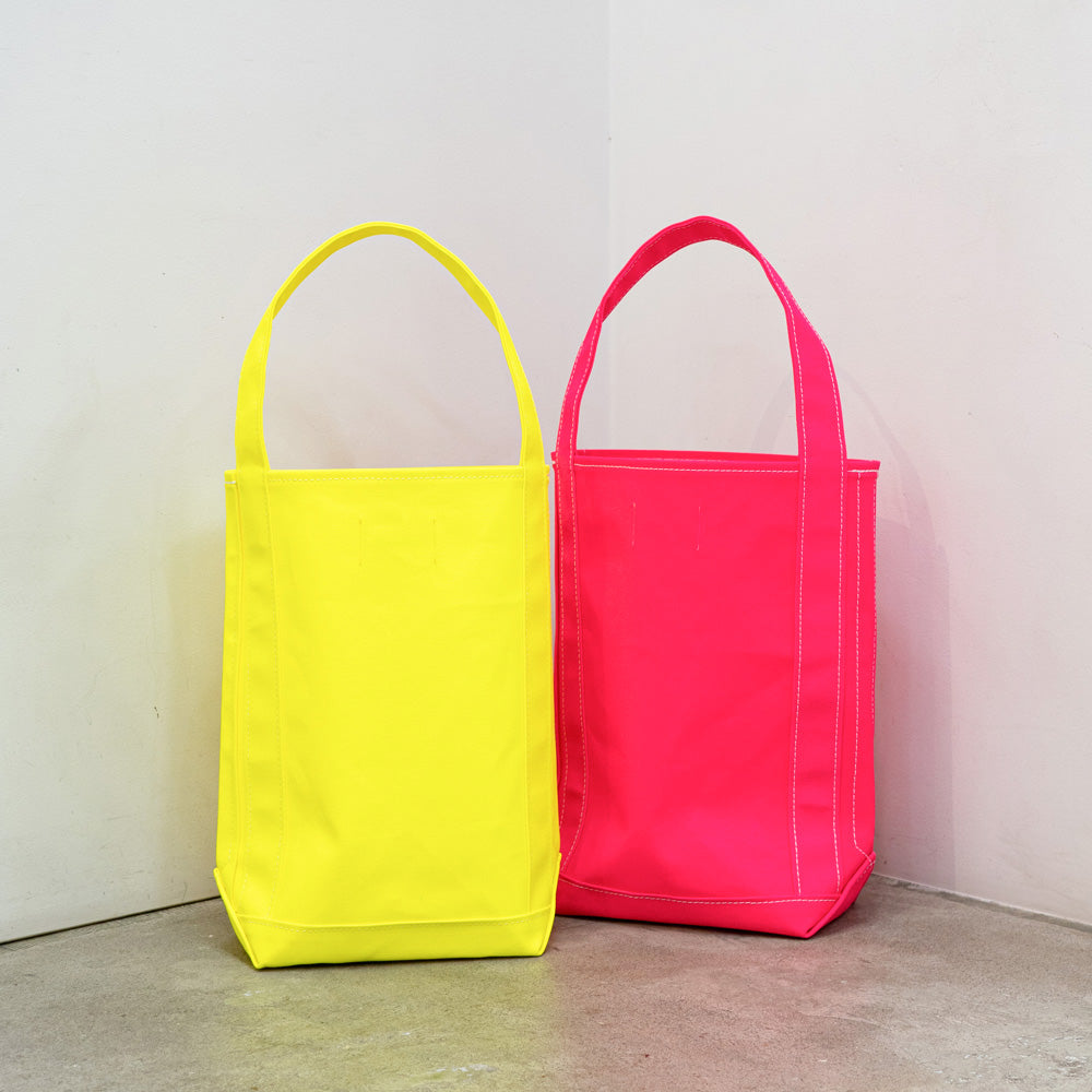 TEMBEA　BAGUETTE TOTE NEON