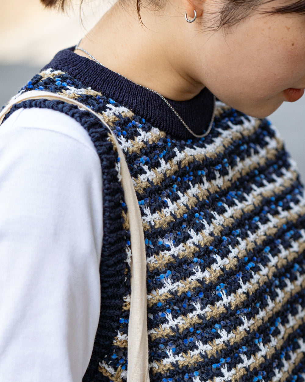 COOHEM SUKASHI BORDER KNIT VEST