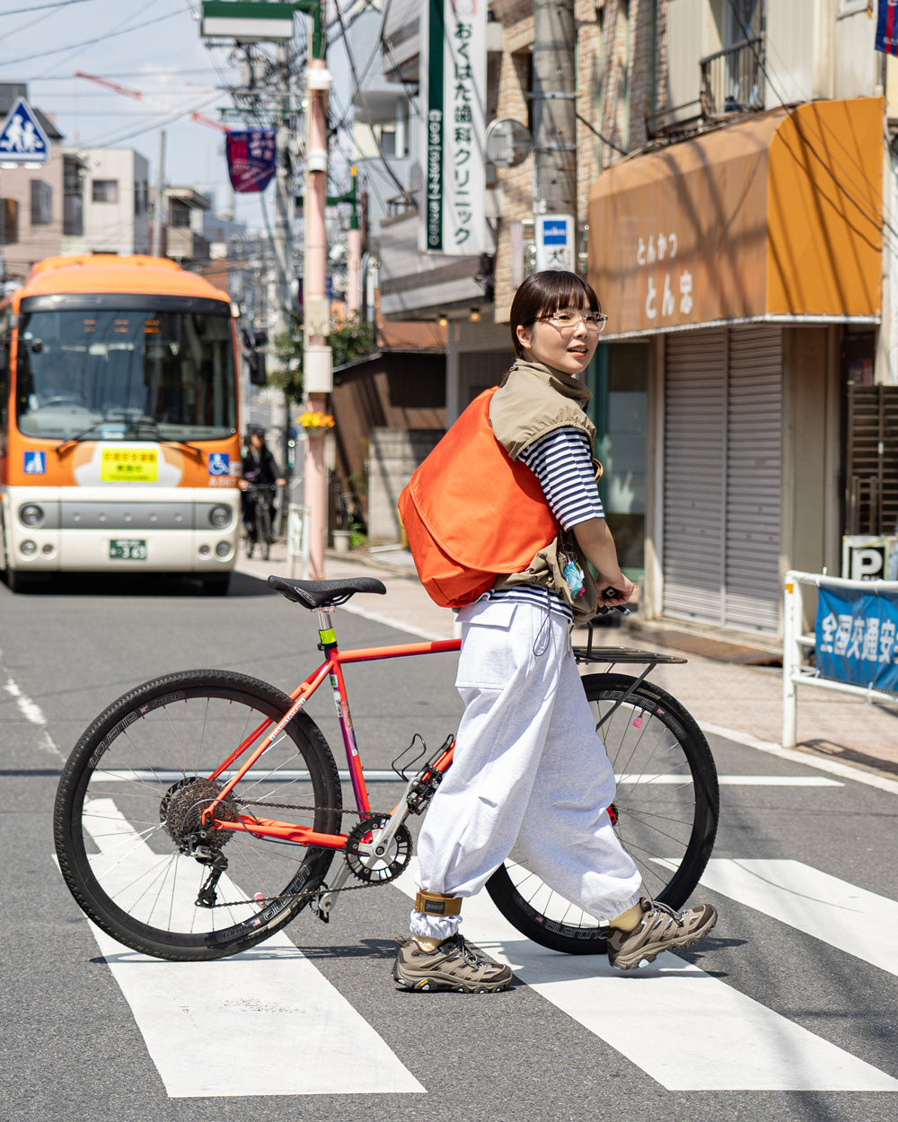 BLUELUG × Friday  The messenger bag "Orange"