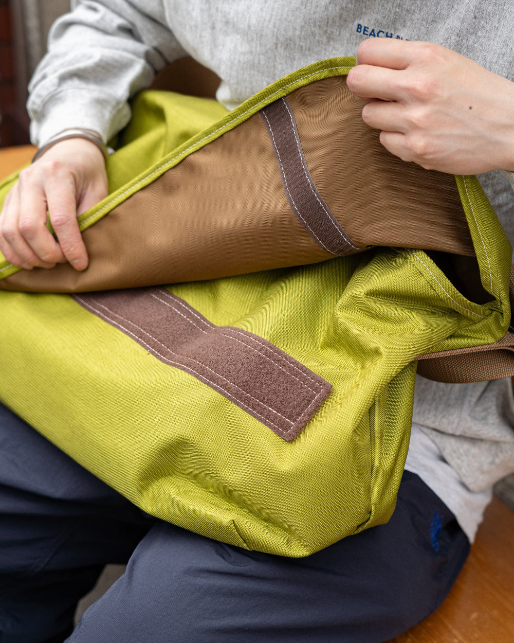 BLUELUG × Friday  The messenger bag "Green"