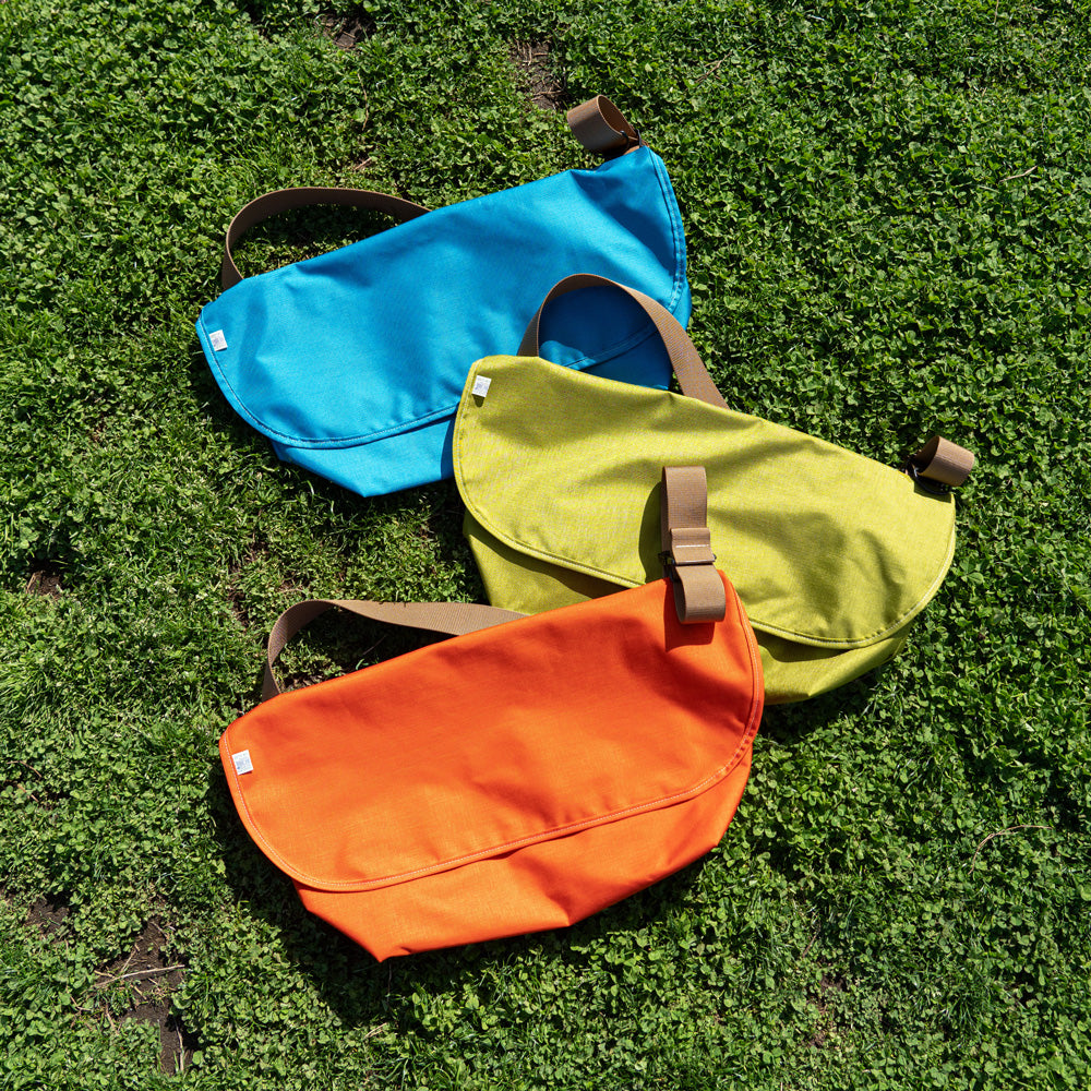 BLUELUG × Friday  The messenger bag "Orange"