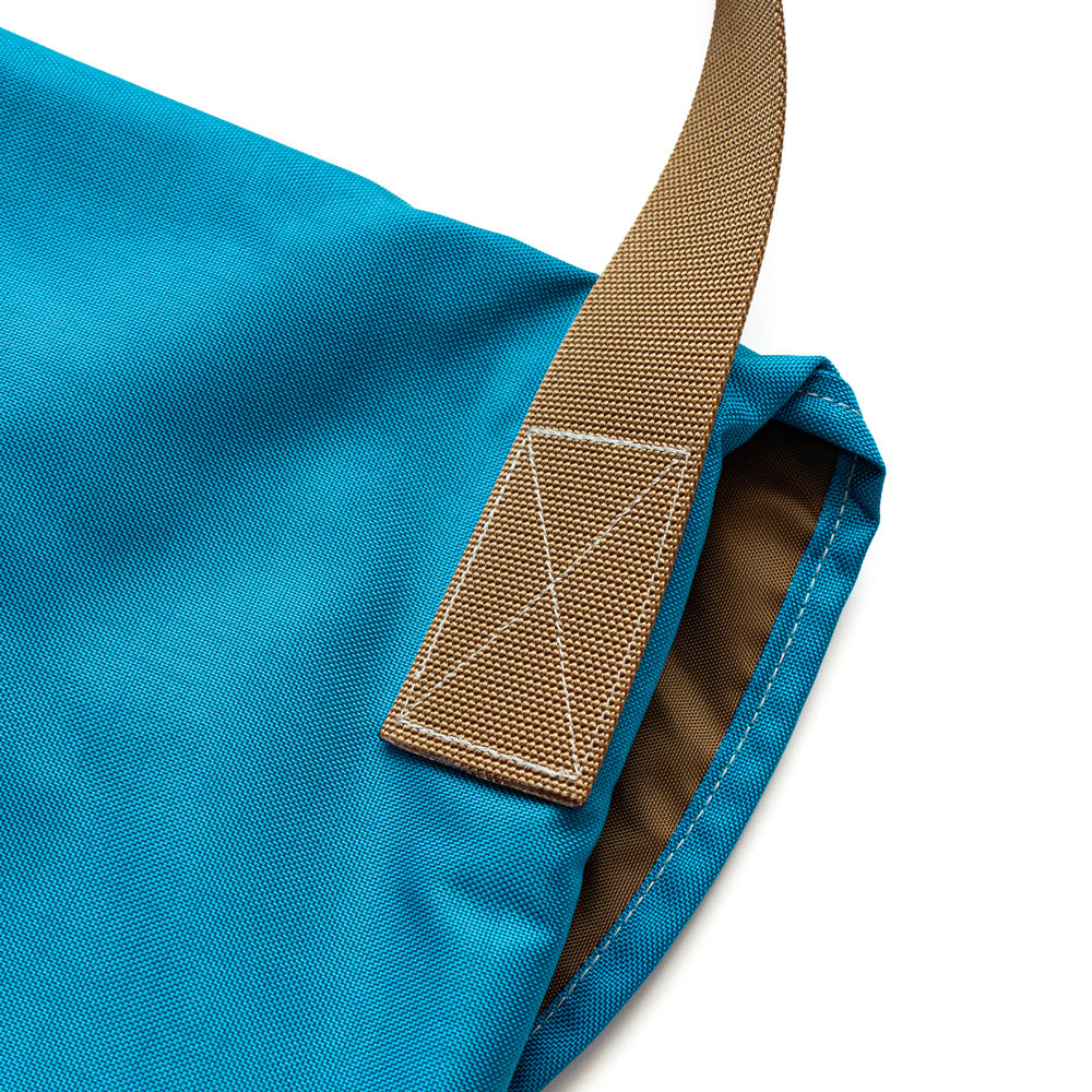 BLUELUG × Friday  The messenger bag "Blue"