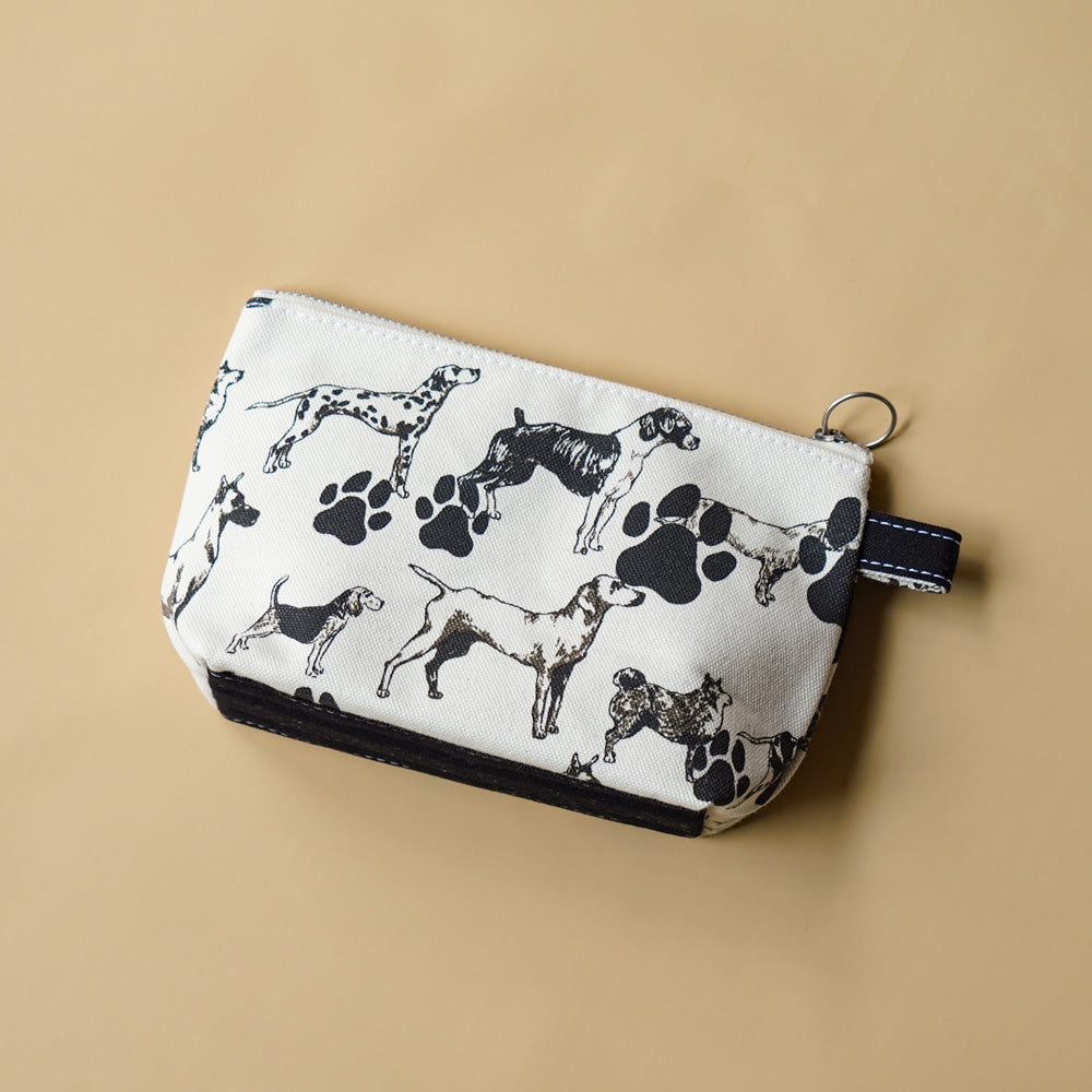 TEMBEA　TOILETRY BAG MEDIUM -FOOT PRINT