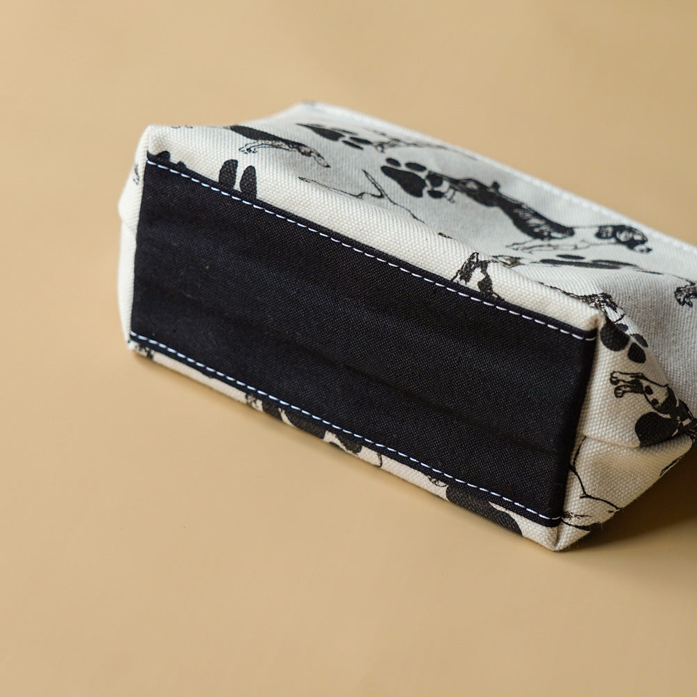 TEMBEA　TOILETRY BAG MEDIUM -FOOT PRINT