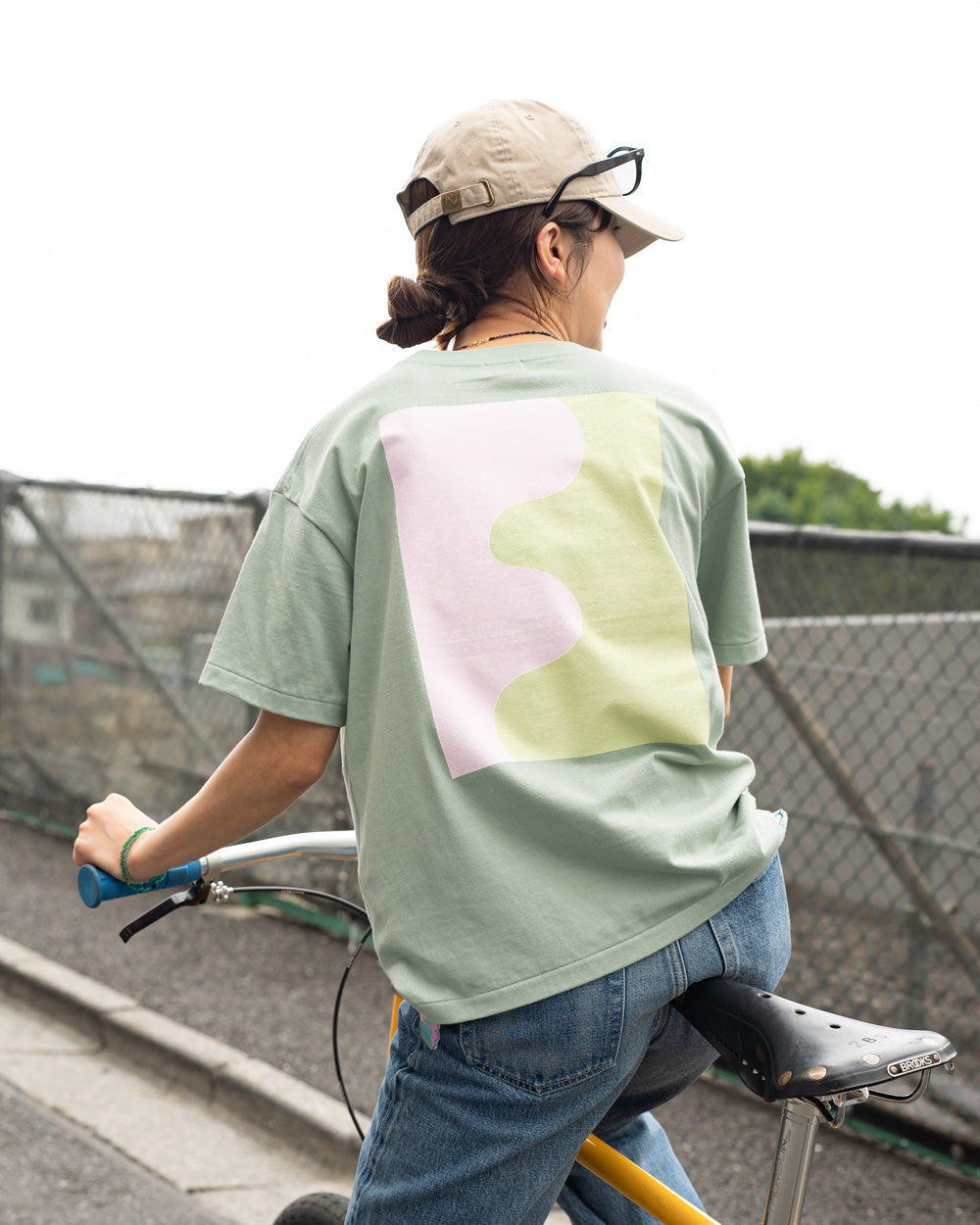 F F F   Back print tee "F"  -Mint