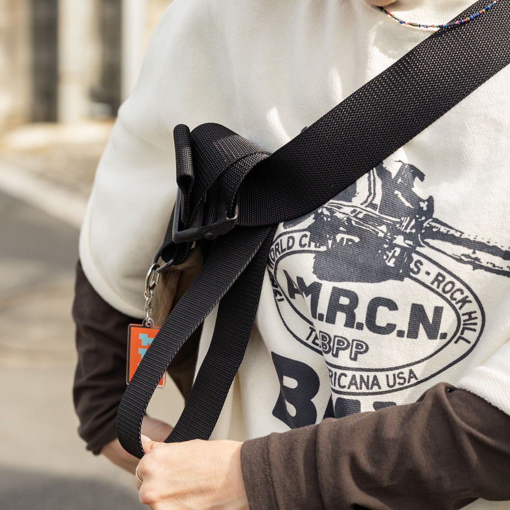 BLUE LUG THE MESSENGER BAG – Friday