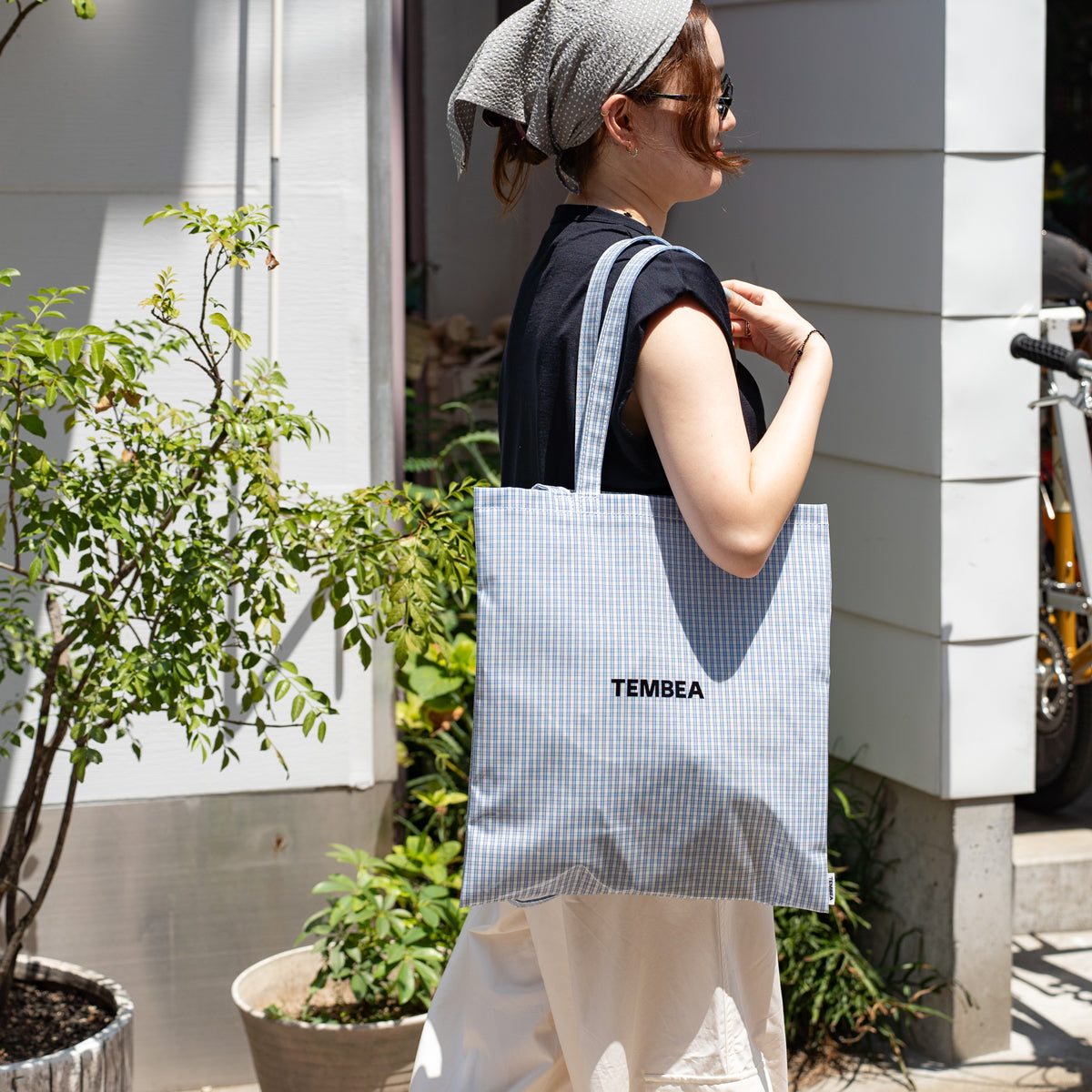 TEMBEA　3HANDLE TOTE CLEAR -CHECK LT BLUE