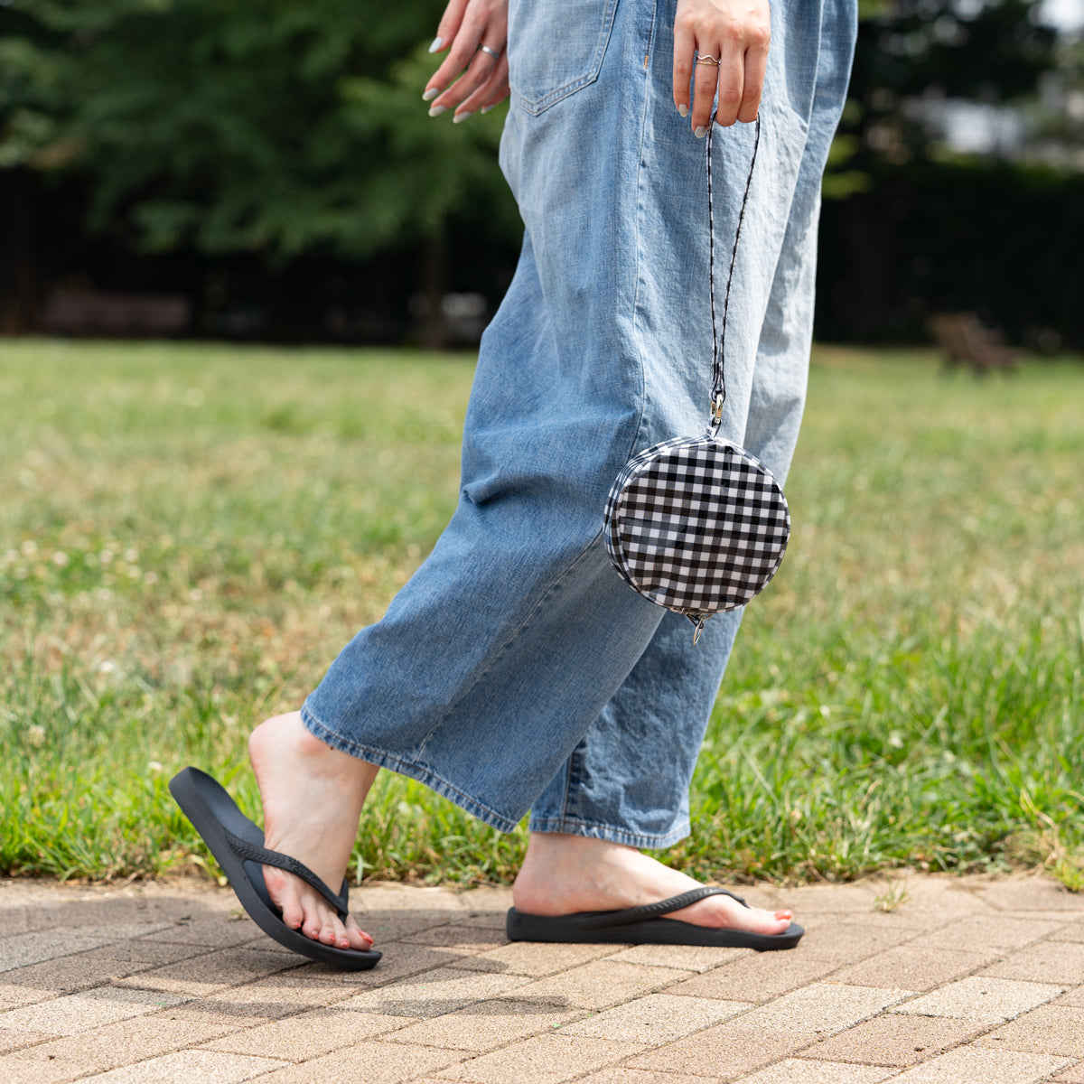 TEMBEA　ROUND POUCH