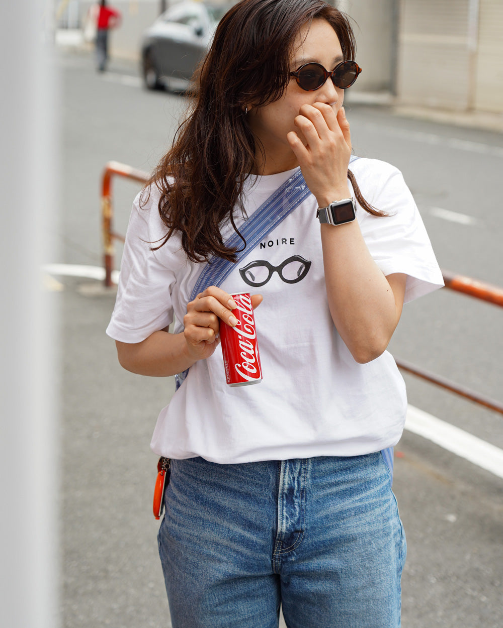 イアパピヨネ【ANGE IN DISGUISE】サングラス柄プリントTシャツ ANGE IN DISGUISE SUNGLASSES PRINT T（Tシャツ／カットソー
