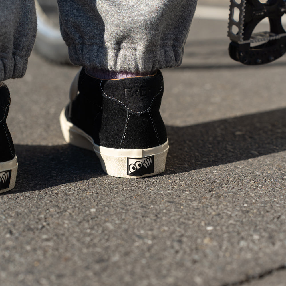 Last Resort AB VM001 Mid　-Black×White