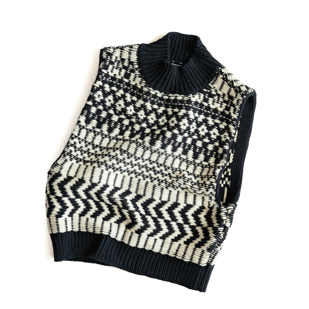 WONDER FULL LIFE × TAKt    Hand knit vest #11