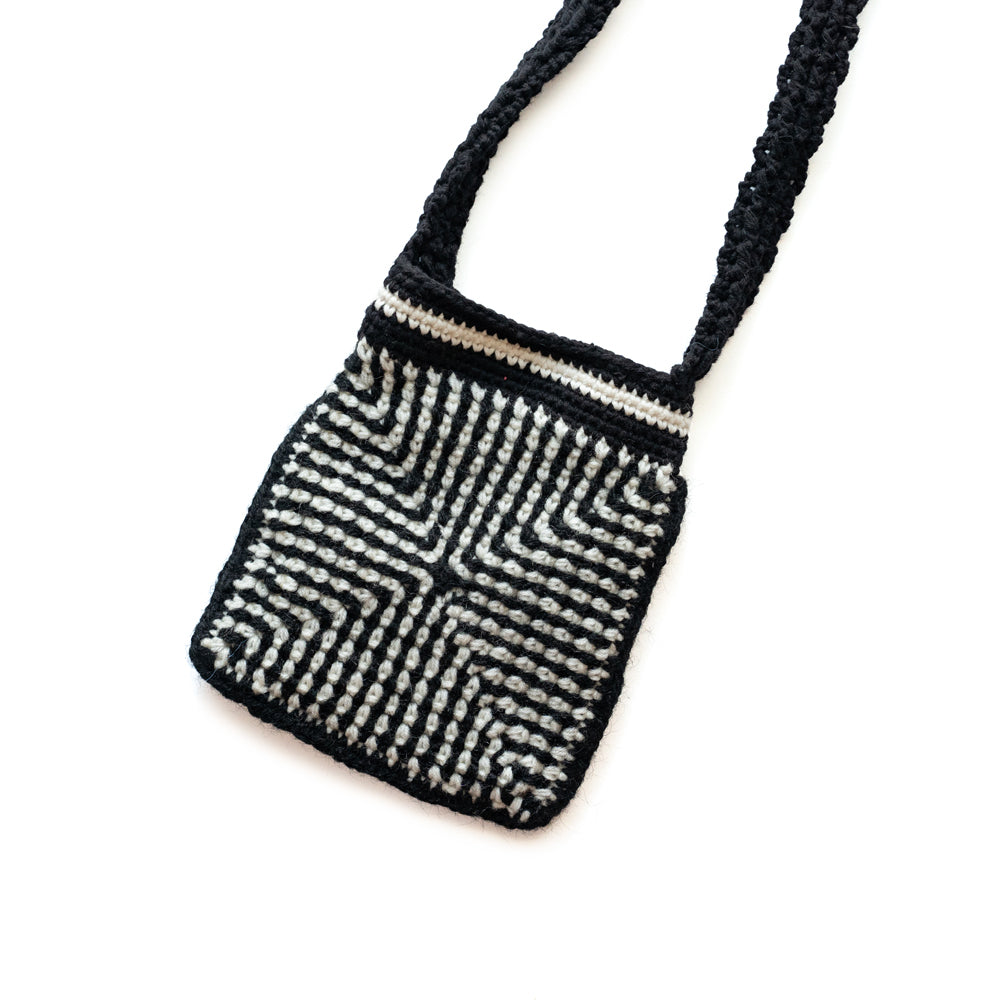 ACCI  Knit Pochette