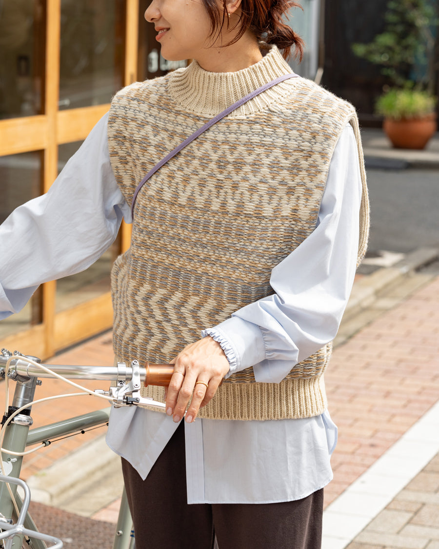 WONDER FULL LIFE × TAKt    Hand knit vest #11