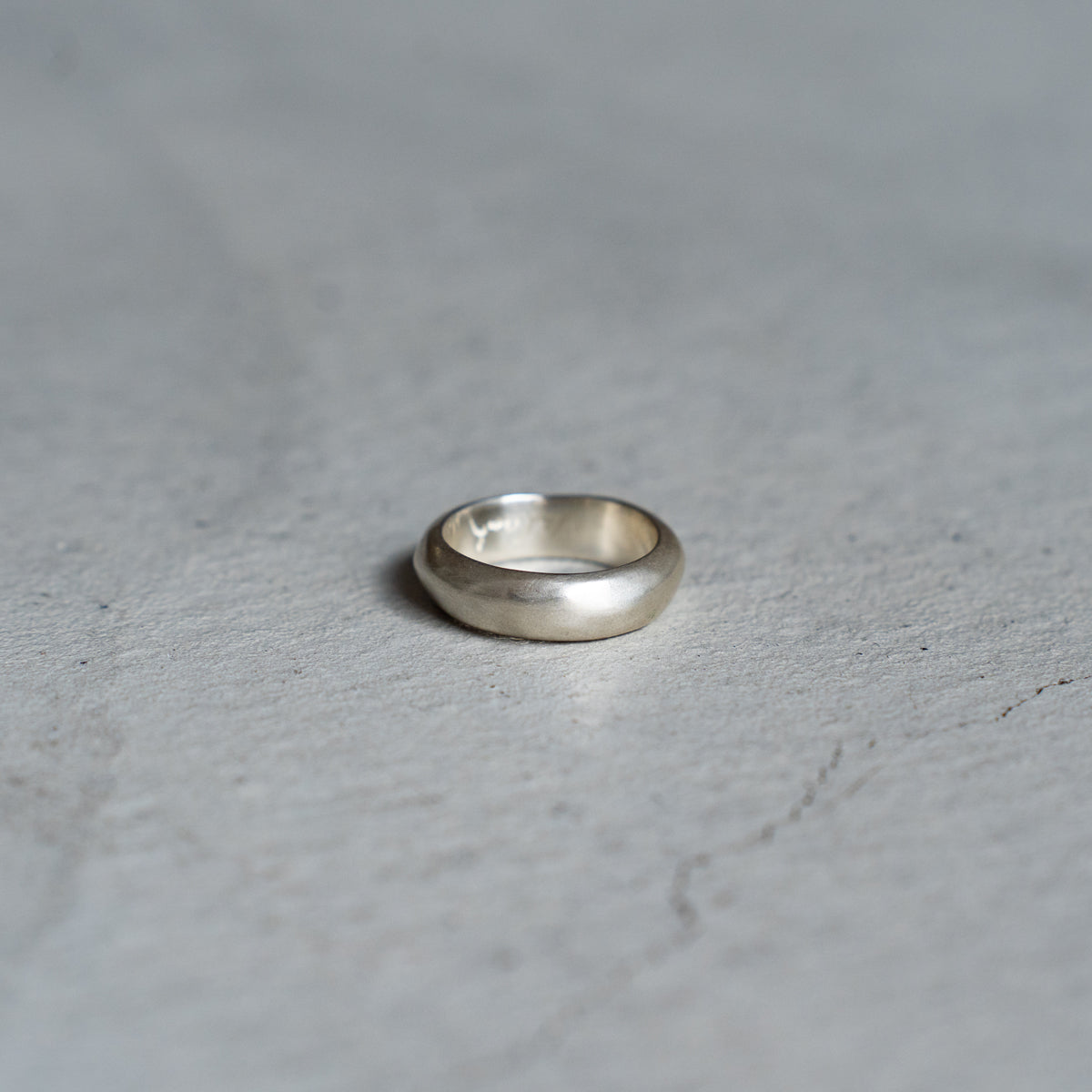 Melanie Decourcey Thick freestyle silver ring