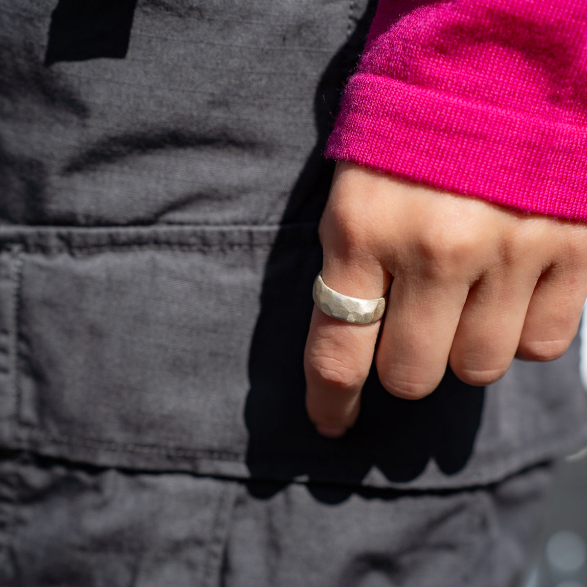 Melanie Decourcey  Silver ring with silver facet detail