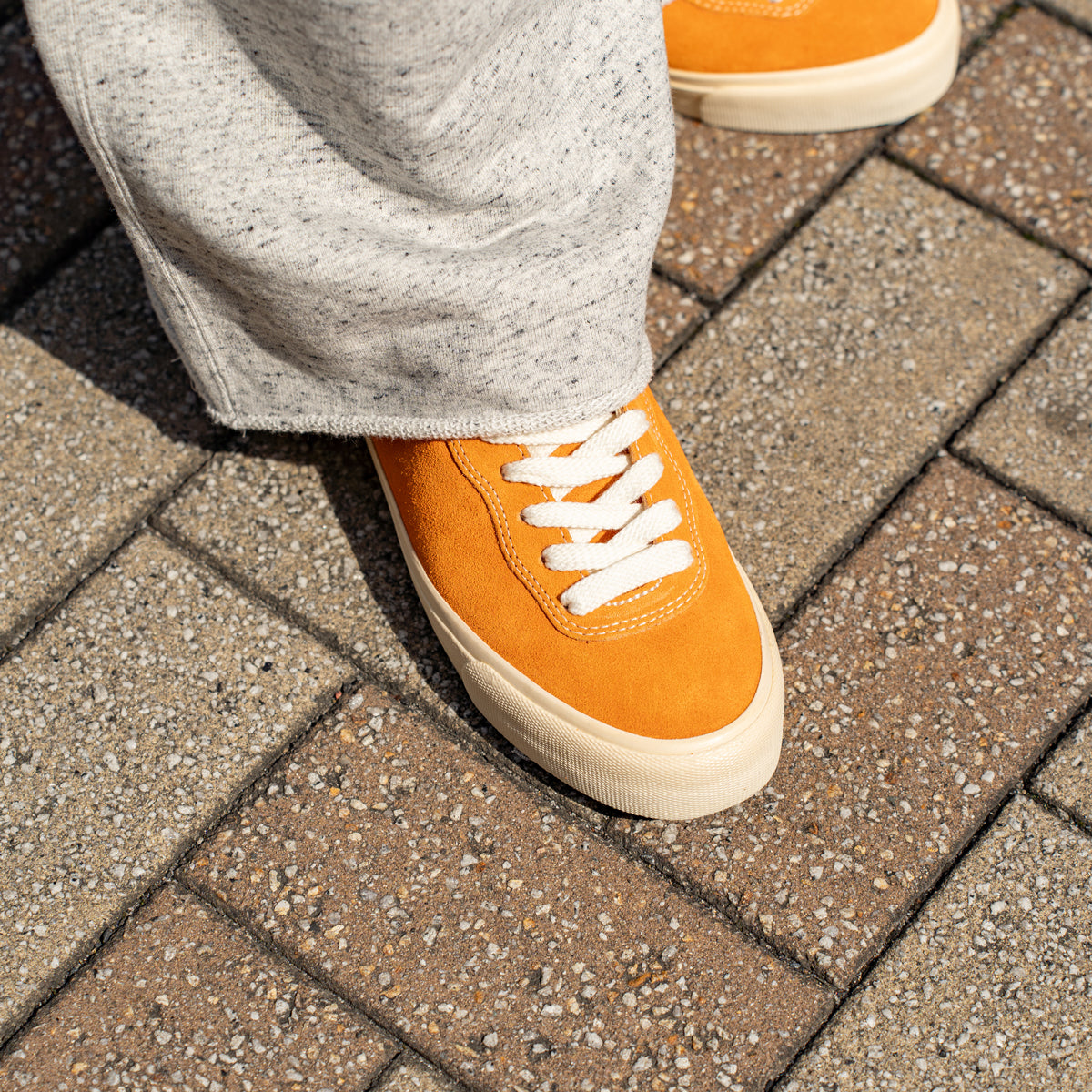 Last Resort AB VM001 LO Suede -Sunset orange/White – Friday