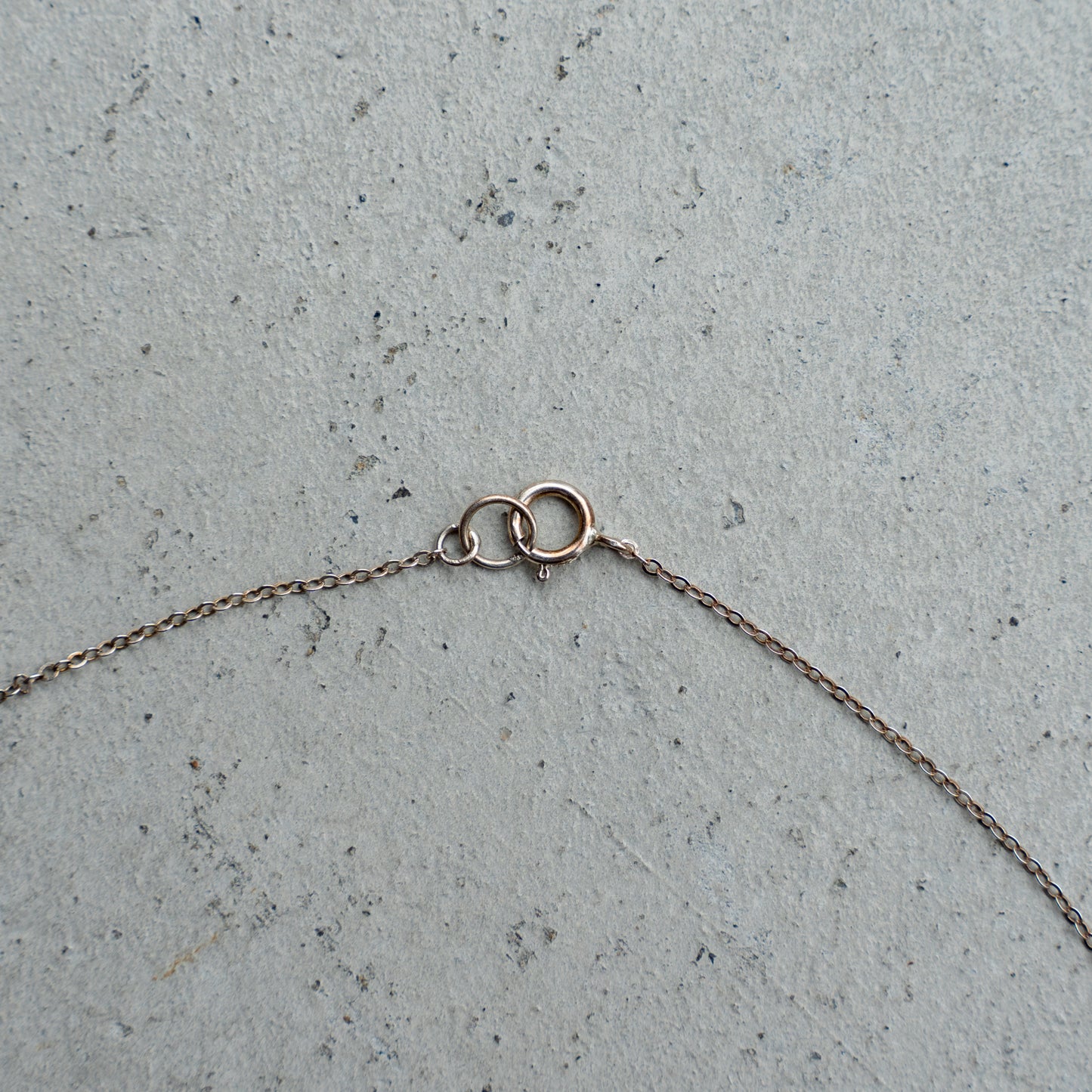 Melanie DeCourcey Floating pearl on silver chain
