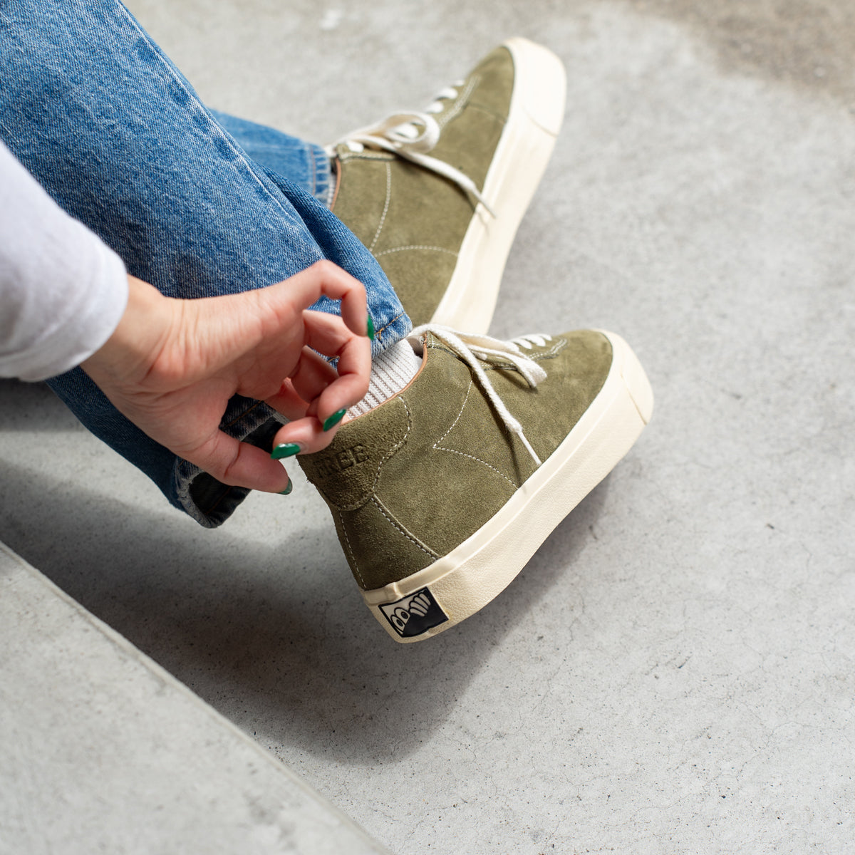 Last Resort AB VM001 Mid　-Olive×White