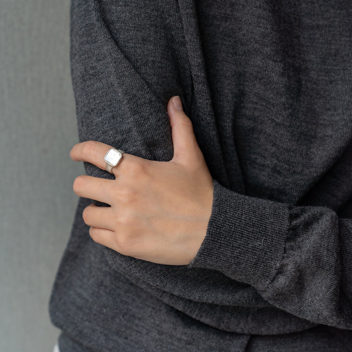 Melanie Decourcey  Silver ring with white square mother of pearl