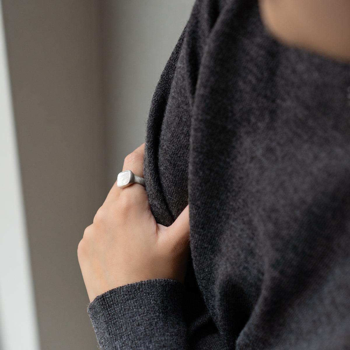 Melanie Decourcey  Silver ring with white square mother of pearl