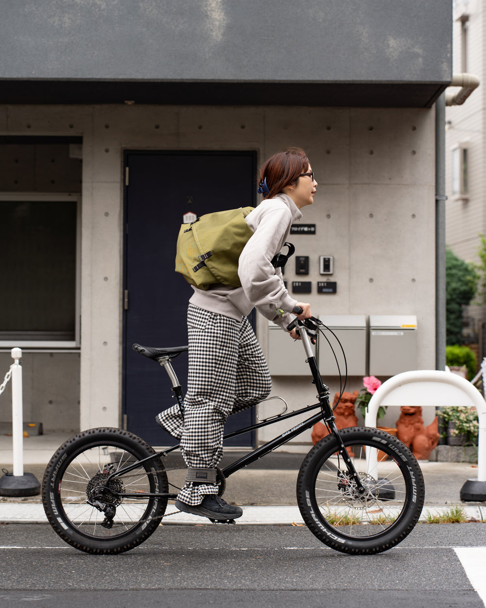 BLUE LUG × Friday  THE MESSENGER BAG "LIGHT" -GREEN