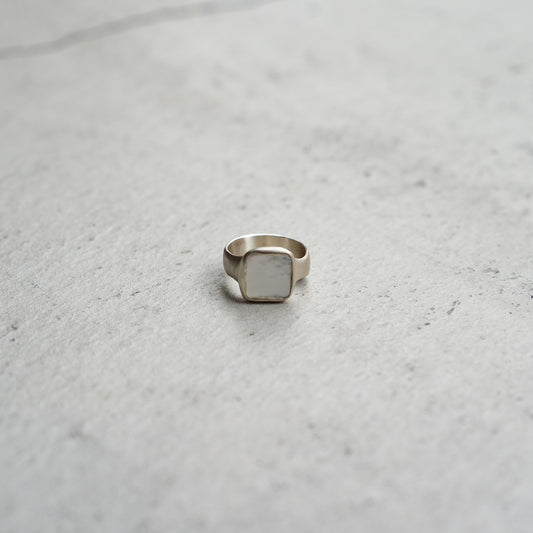 Melanie Decourcey  Silver ring with white square mother of pearl