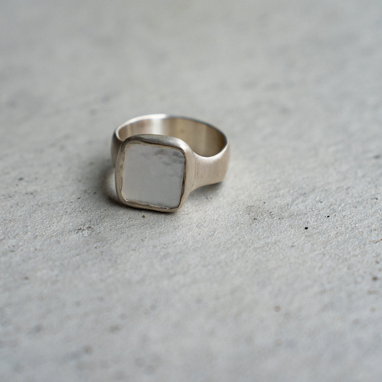 Melanie Decourcey  Silver ring with white square mother of pearl