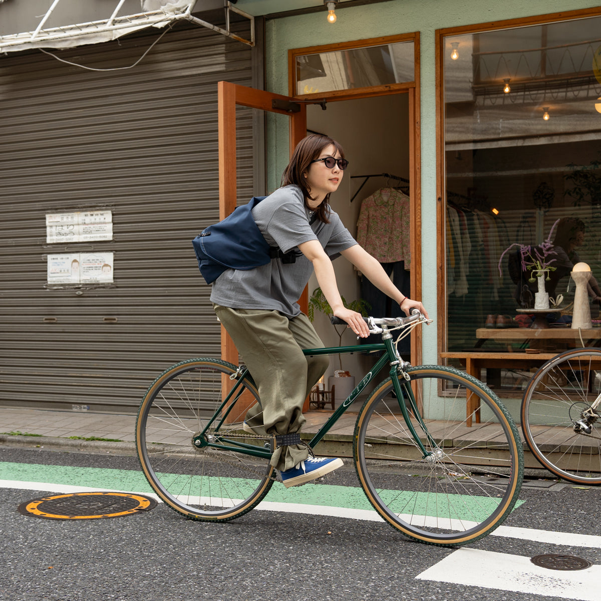 BLUE LUG × Friday THE MESSENGER BAG 