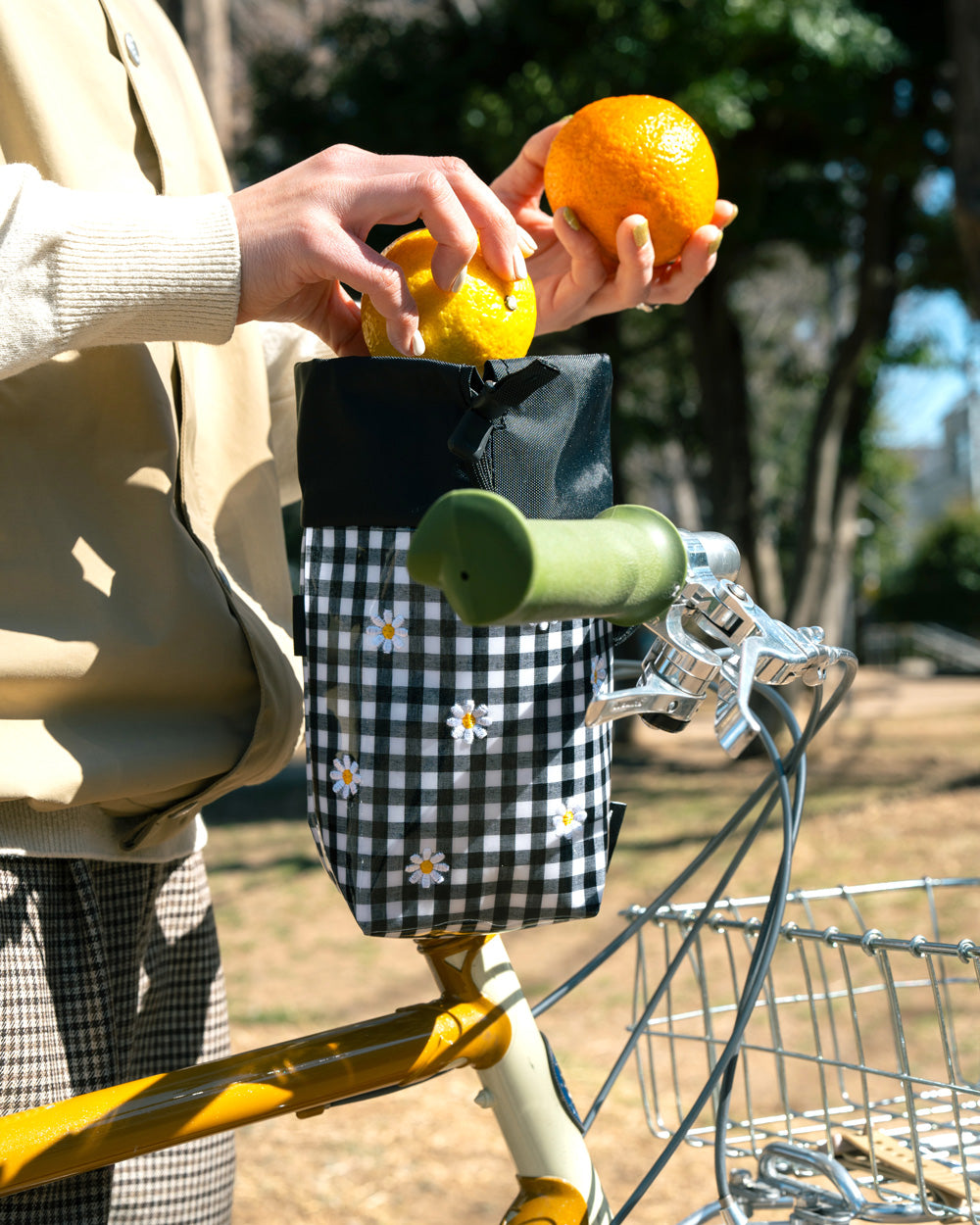 TEMBEA×Friday  STEM BAG "Flower Embroidery"  GINGHAM BLACK