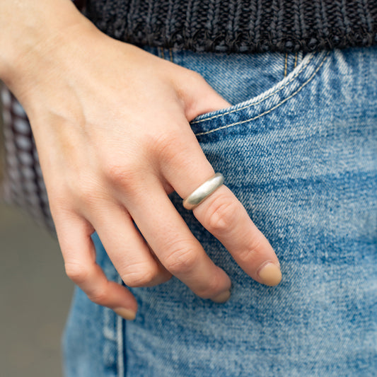 Melanie Decourcey Thick freestyle silver ring