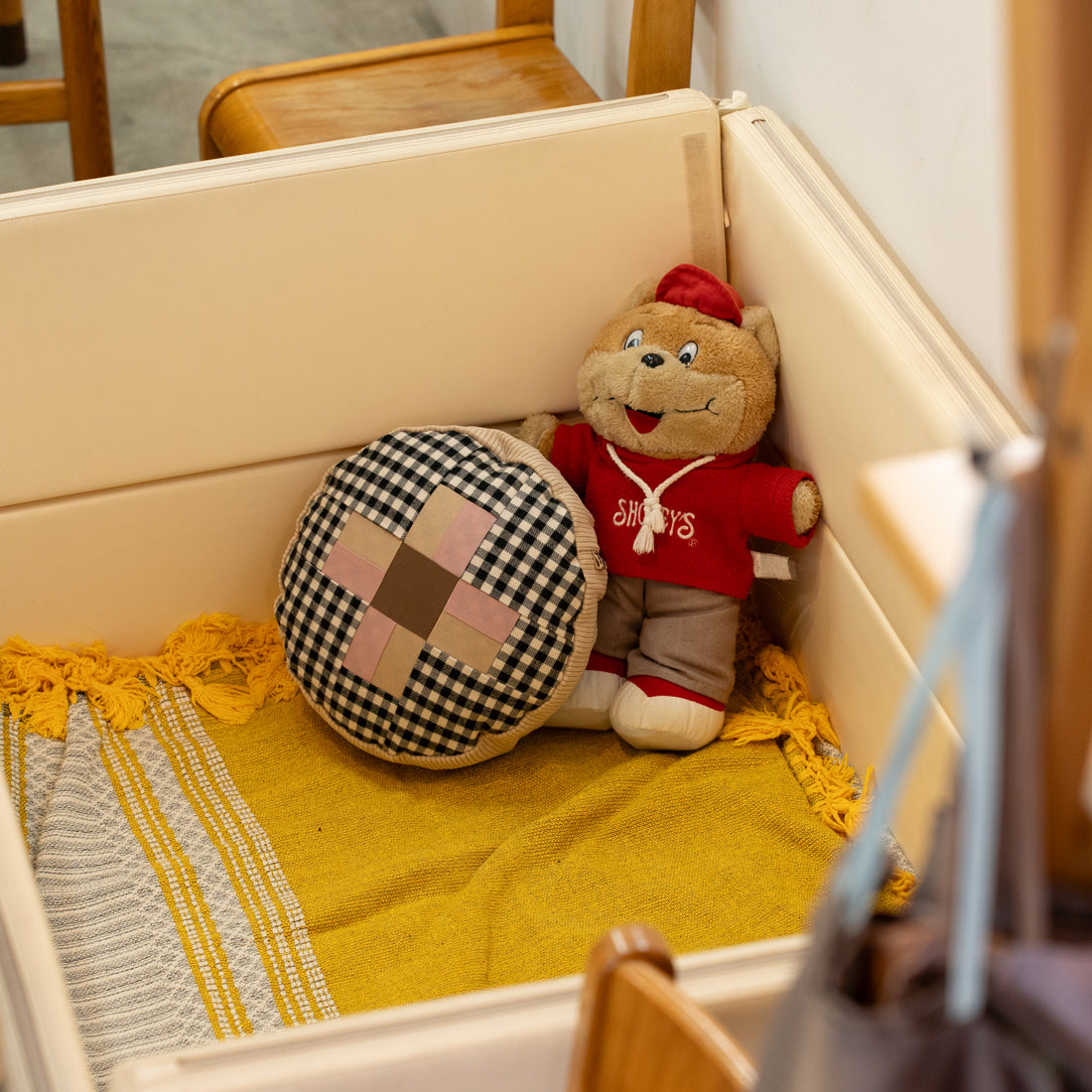 F F F   Cushion 30  "GINGHAM"