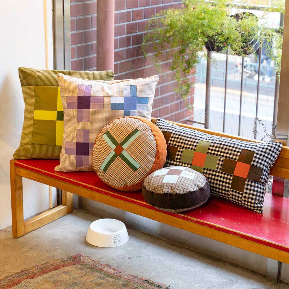 F F F   Cushion 30  "GINGHAM"