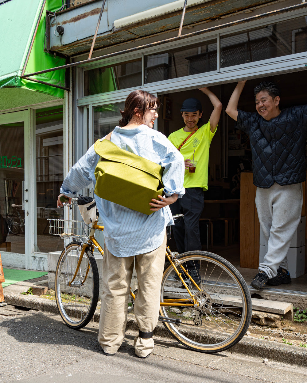 BLUELUG × Friday  The messenger bag "Green"