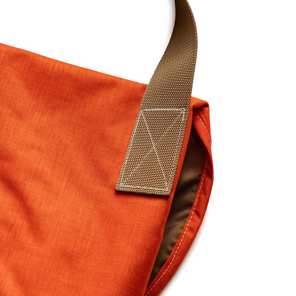 BLUELUG × Friday  The messenger bag "Orange"