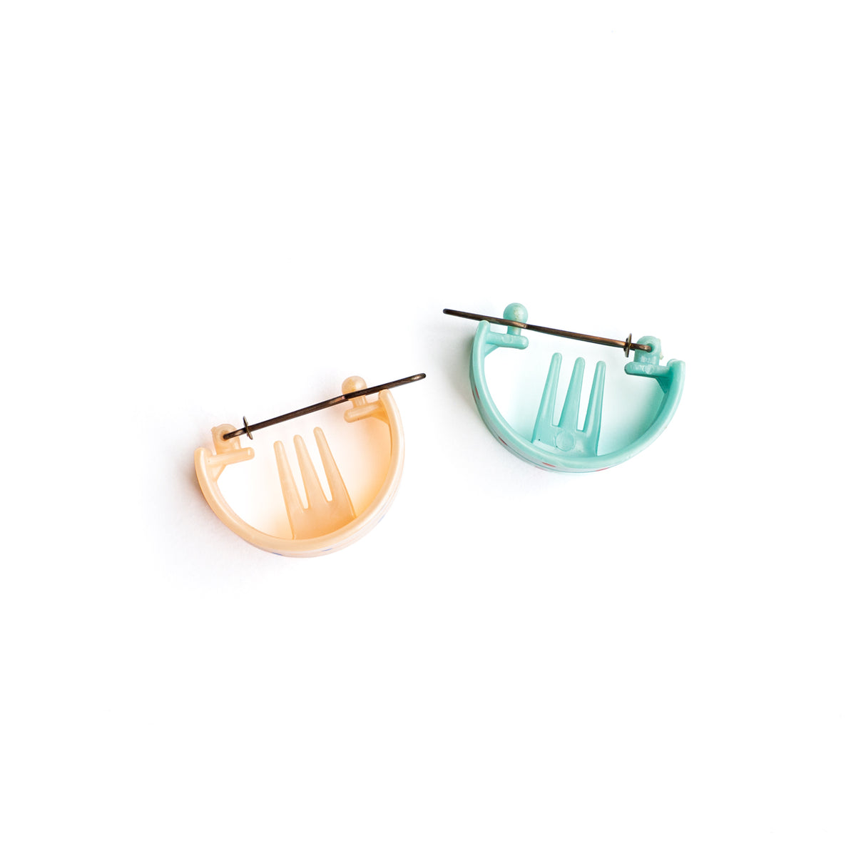 roll vintage dot barrette