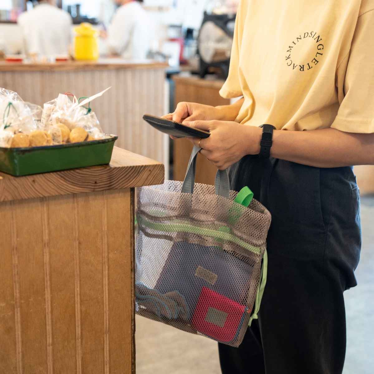 roll kinchaku bag - mesh