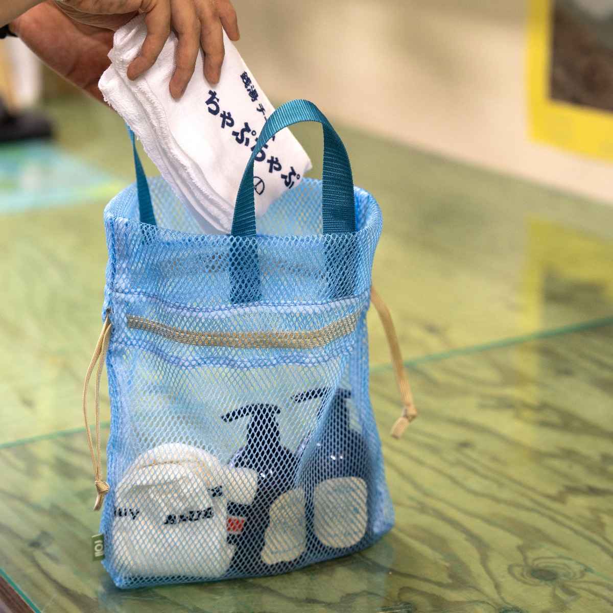 roll kinchaku bag - mesh